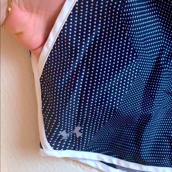 UA Shorts 🏃🏼♀️ - Picture 3 of 5